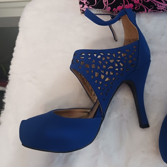 Quaid Street Heel 👠 - Picture 3 of 11